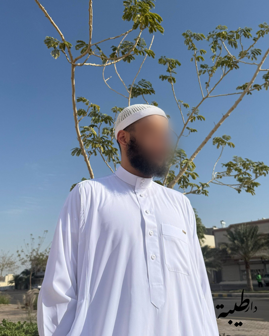 Qamis Abyad – Élégance & Légèreté