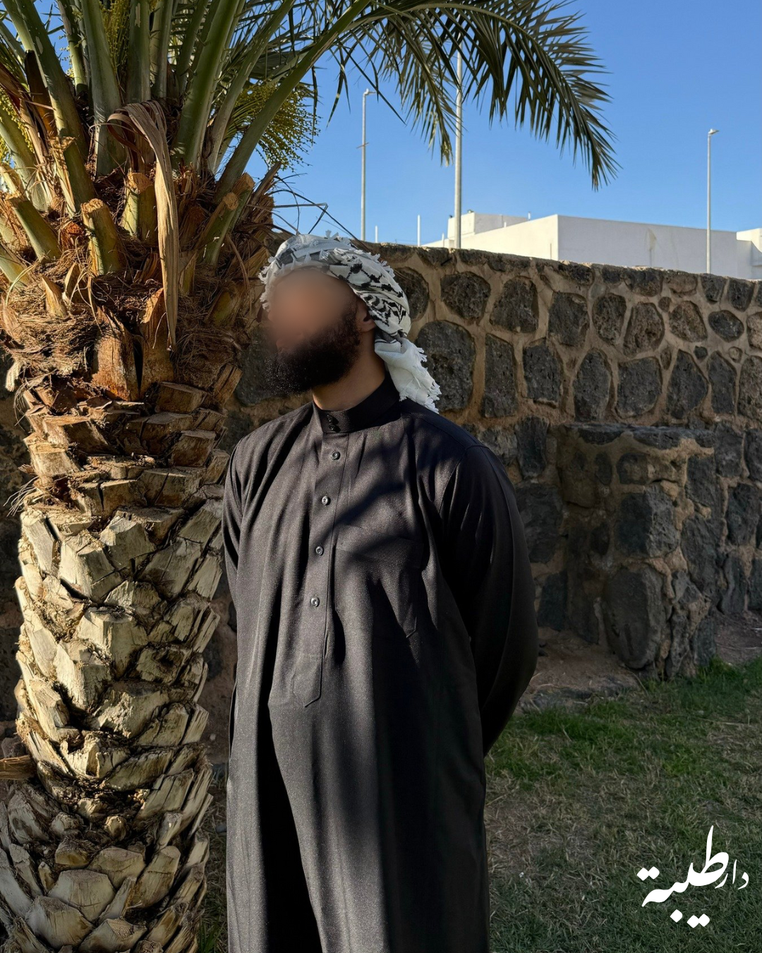 Qamis Aswad – Élégance & Confort