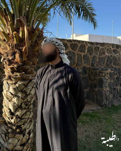 Qamis Aswad – Élégance & Confort
